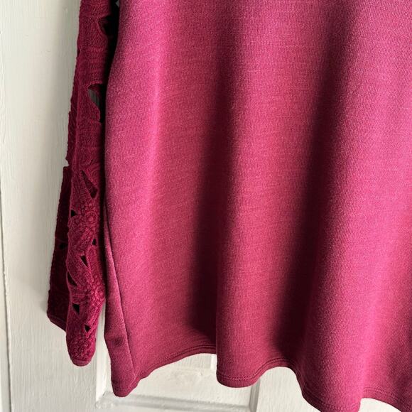 American Eagle Lace Sleeve Slit Back Top NWT - Picture 5 of 10